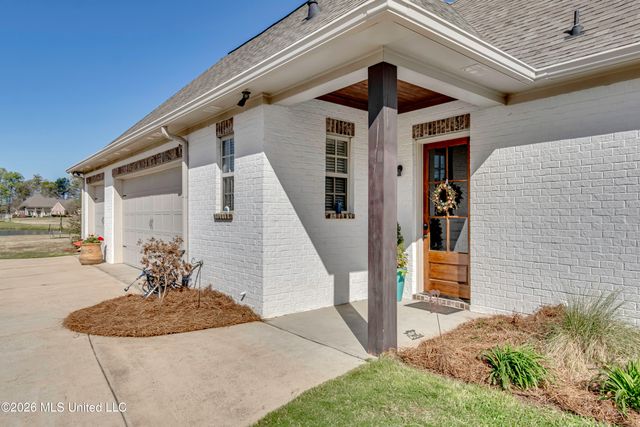 308 East Lake Drive, Madison, MS 39110