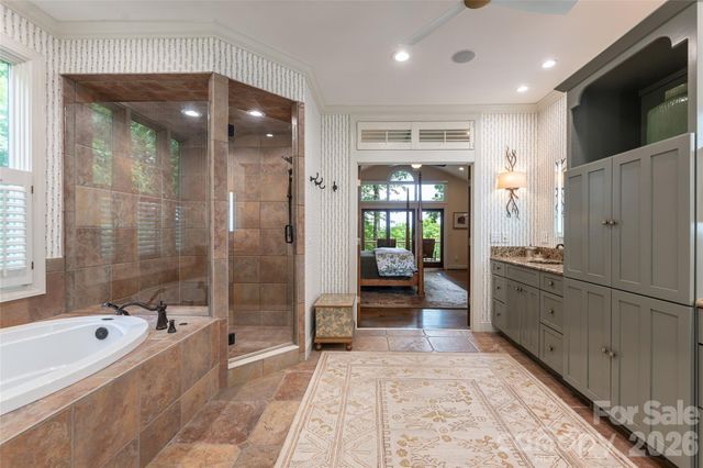 305 Piney Knoll Lane, Hendersonville, NC 28739