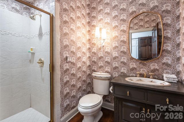 305 Piney Knoll Lane, Hendersonville, NC 28739