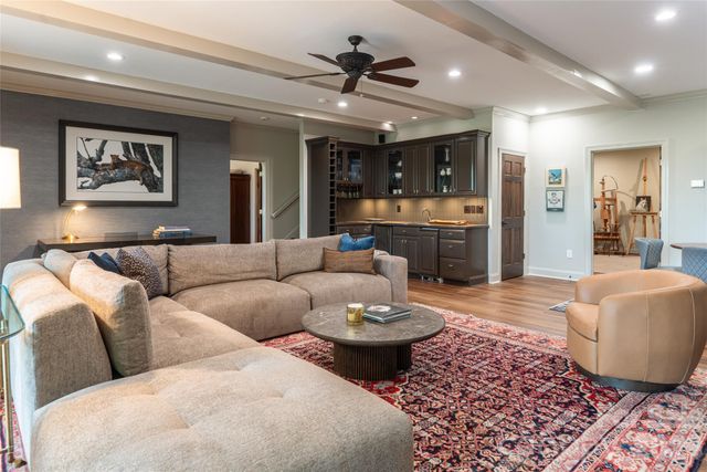 305 Piney Knoll Lane, Hendersonville, NC 28739
