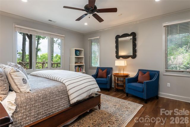305 Piney Knoll Lane, Hendersonville, NC 28739