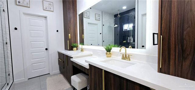 2228 N Revolution, Edinburg, TX 78541