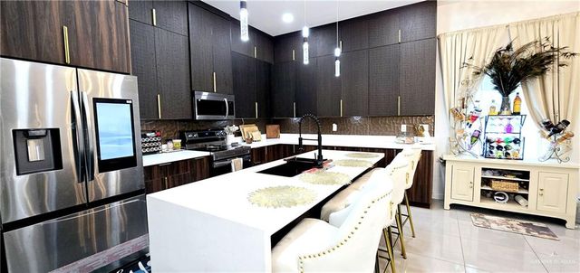 2228 N Revolution, Edinburg, TX 78541