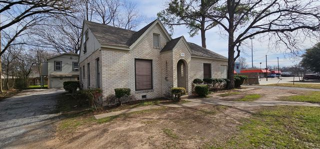 1900 N Sylvania Avenue, Fort Worth, TX 76111