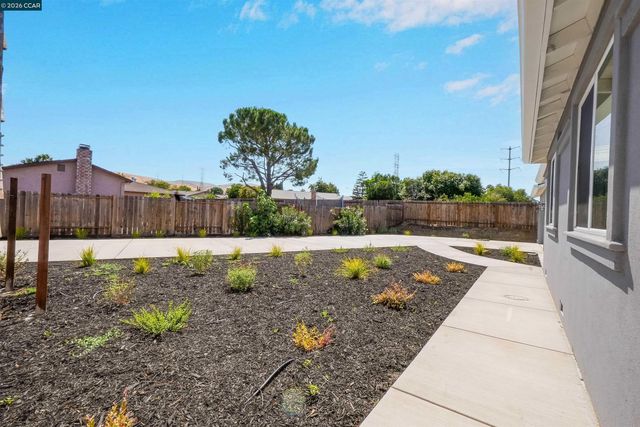 2100 Paige Ct, Pittsburg, CA 94565