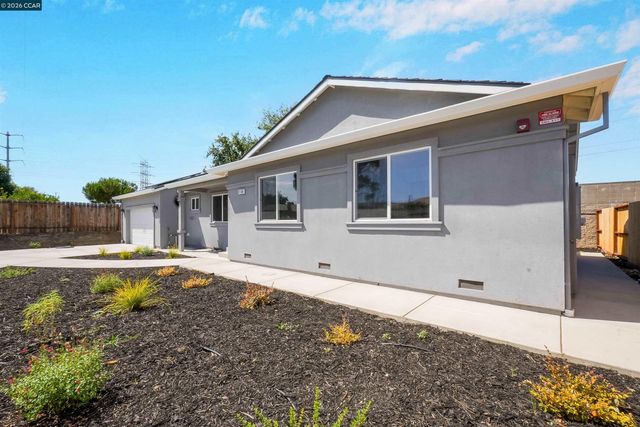 2100 Paige Ct, Pittsburg, CA 94565