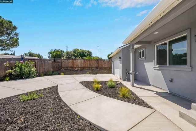 2100 Paige Ct, Pittsburg, CA 94565