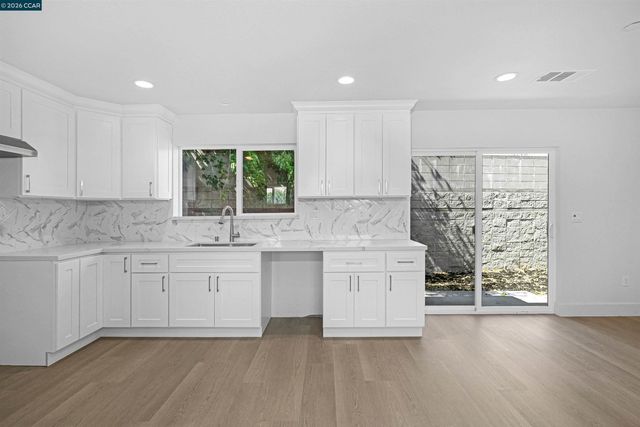 2100 Paige Ct, Pittsburg, CA 94565