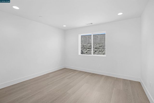 2100 Paige Ct, Pittsburg, CA 94565