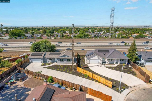 2100 Paige Ct, Pittsburg, CA 94565