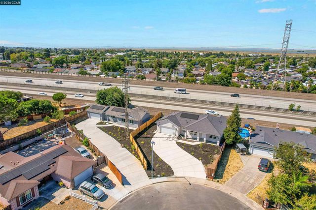 2100 Paige Ct, Pittsburg, CA 94565