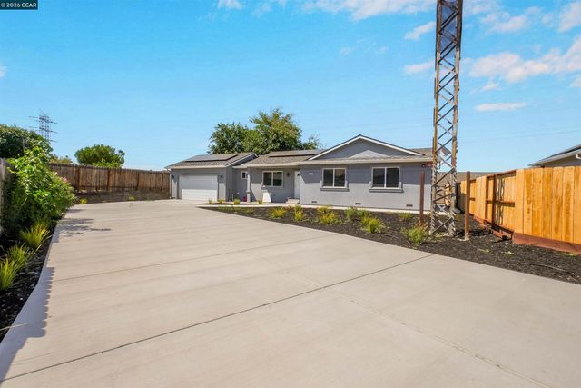 2100 Paige Ct, Pittsburg, CA 94565