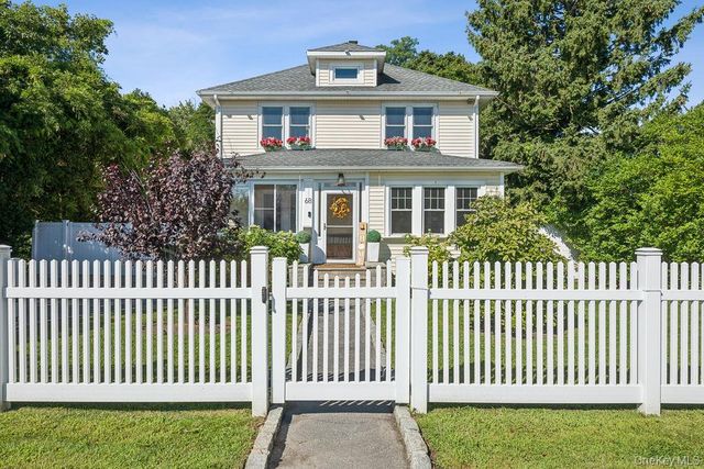 68 Lincoln Avenue, Sayville, NY 11782