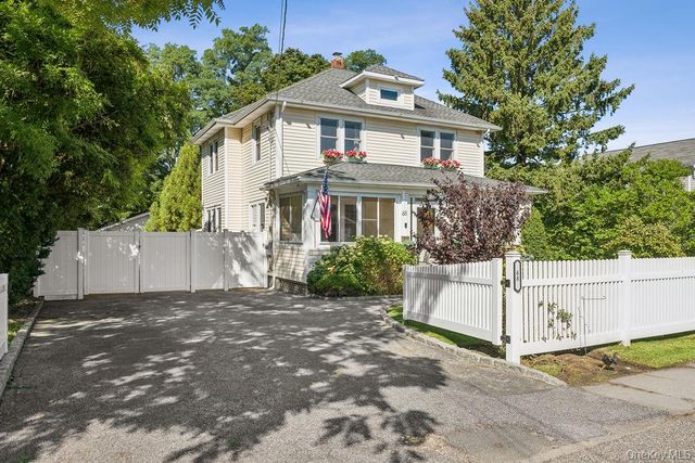 68 Lincoln Avenue, Sayville, NY 11782