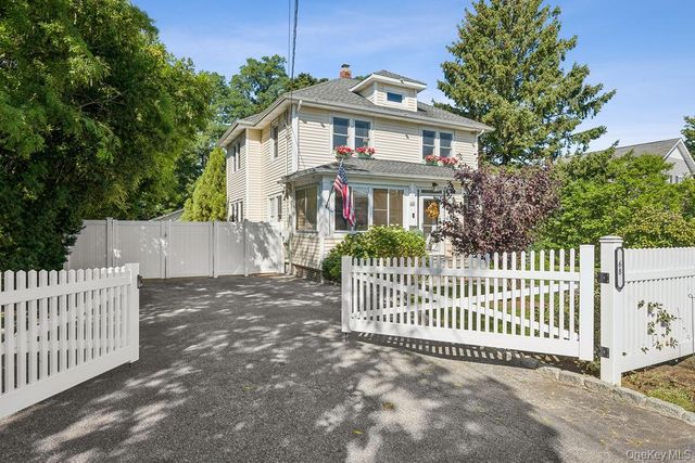 68 Lincoln Avenue, Sayville, NY 11782