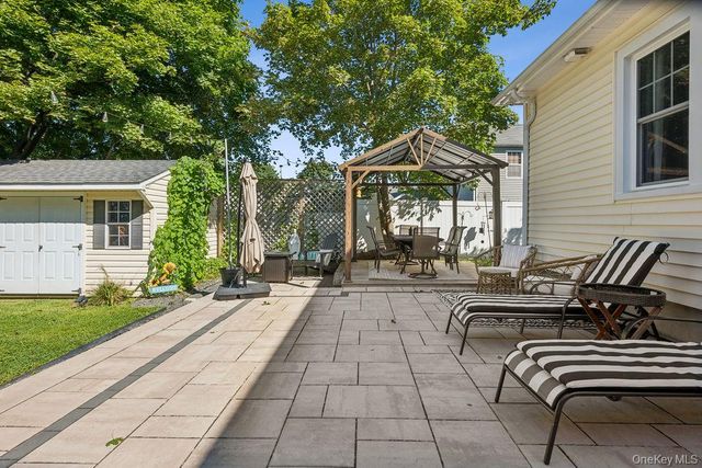 68 Lincoln Avenue, Sayville, NY 11782