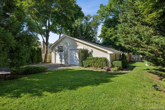 68 Lincoln Avenue, Sayville, NY 11782
