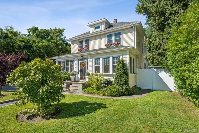 68 Lincoln Avenue, Sayville, NY 11782