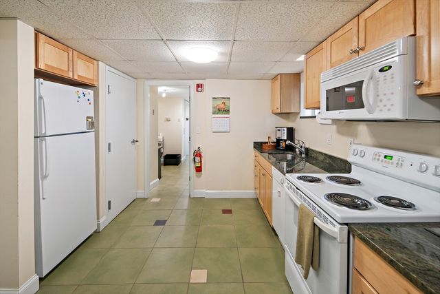 930 Massachusetts, Cambridge, MA 02139