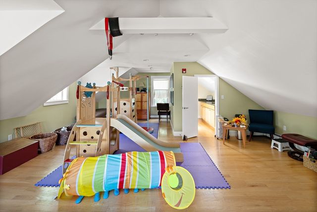 930 Massachusetts, Cambridge, MA 02139