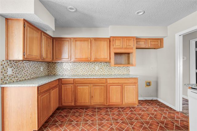 11006 Landsbury Court, Houston, TX 77099