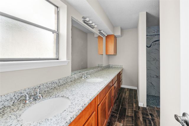 11006 Landsbury Court, Houston, TX 77099