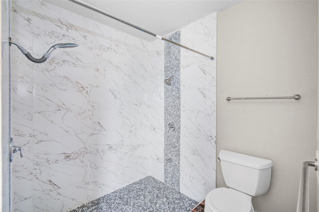 11006 Landsbury Court, Houston, TX 77099