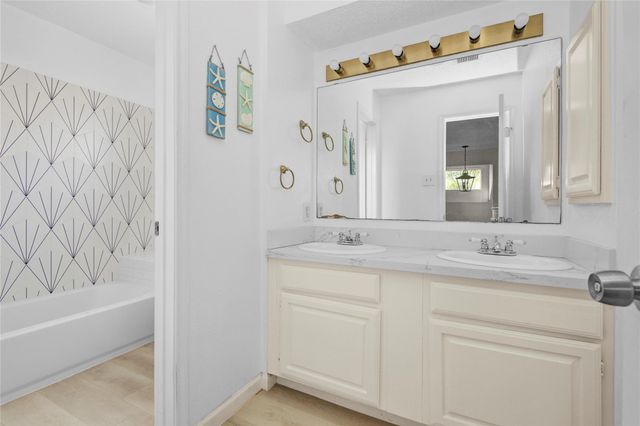 11006 Landsbury Court, Houston, TX 77099