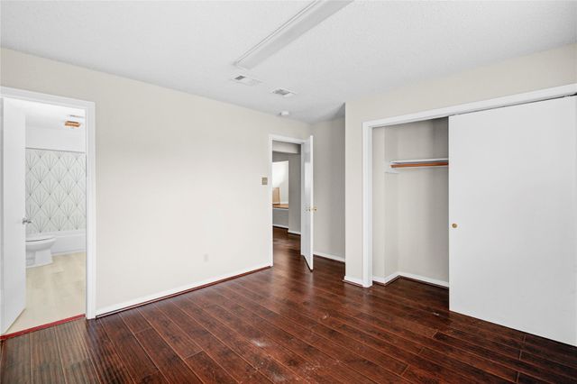 11006 Landsbury Court, Houston, TX 77099