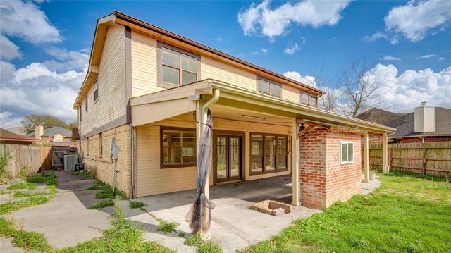 11006 Landsbury Court, Houston, TX 77099