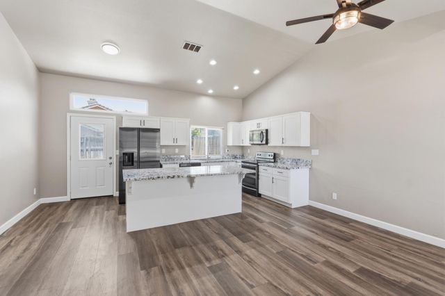 5642 W Donner Avenue, Fresno, CA 93722