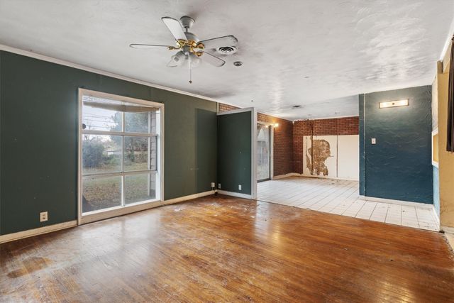 1905 Reever Street, Arlington, TX 76010