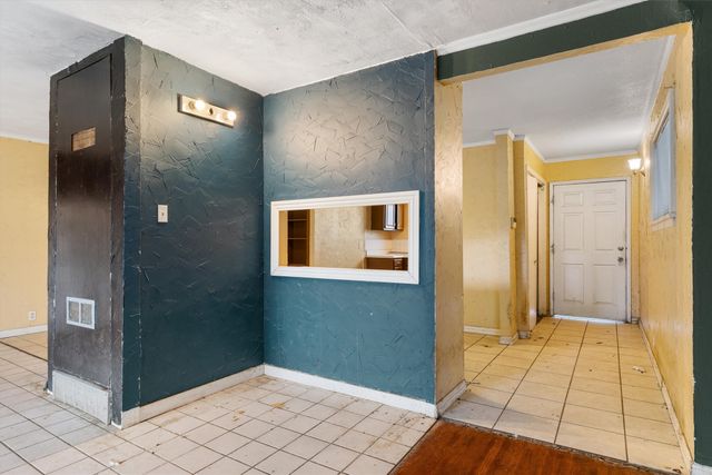 1905 Reever Street, Arlington, TX 76010