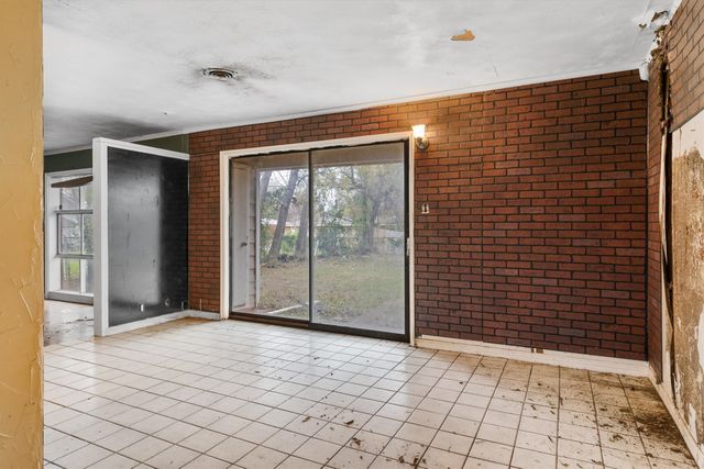 1905 Reever Street, Arlington, TX 76010