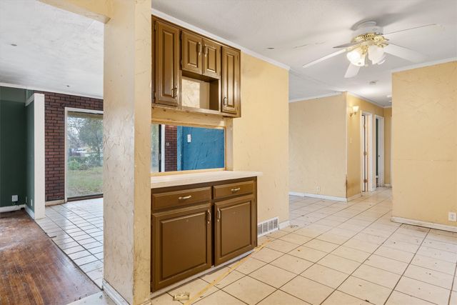 1905 Reever Street, Arlington, TX 76010