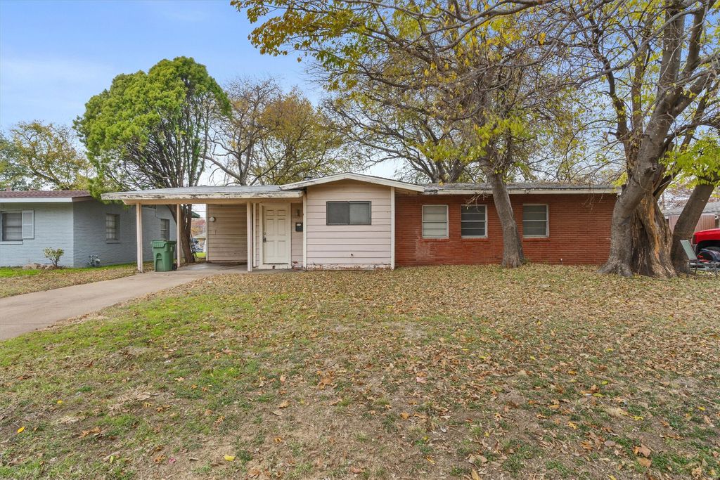 1905 Reever Street, Arlington, TX 76010