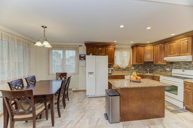 7964 S Tripp Avenue, Chicago, IL 60652