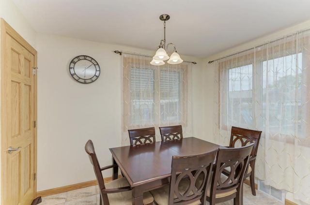 7964 S Tripp Avenue, Chicago, IL 60652