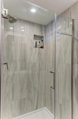 7964 S Tripp Avenue, Chicago, IL 60652