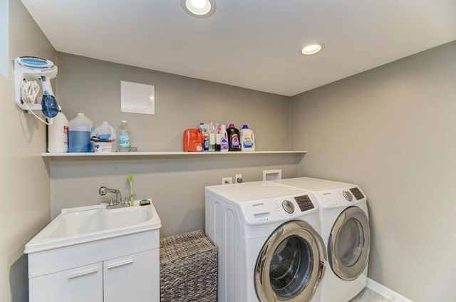 7964 S Tripp Avenue, Chicago, IL 60652