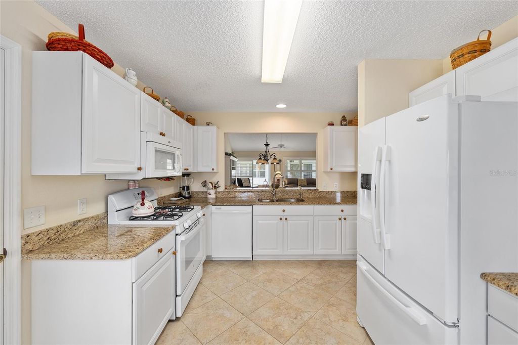 Image 8 of property listing at 16845 SE 93RD CUTHBERT CIRCLE, The Villages, FL 32162