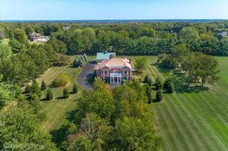 16 Ascot Lane, Barrington Hills, IL 60010