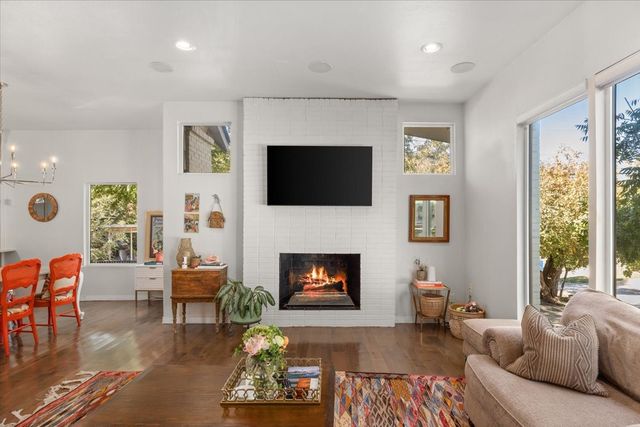 6121 Sharon Road, Fort Worth, TX 76116