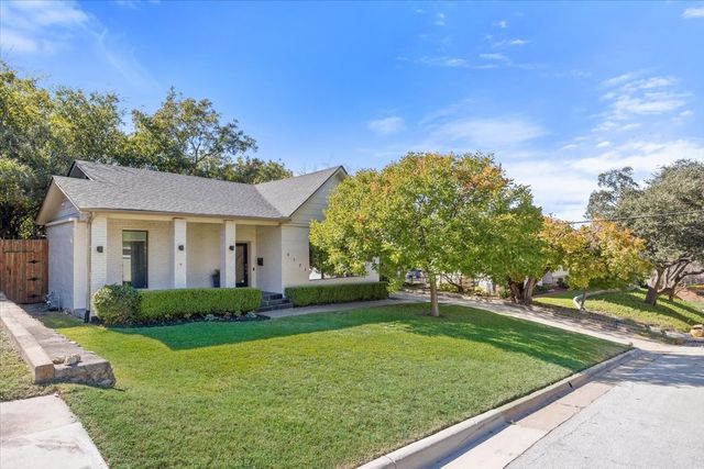 6121 Sharon Road, Fort Worth, TX 76116