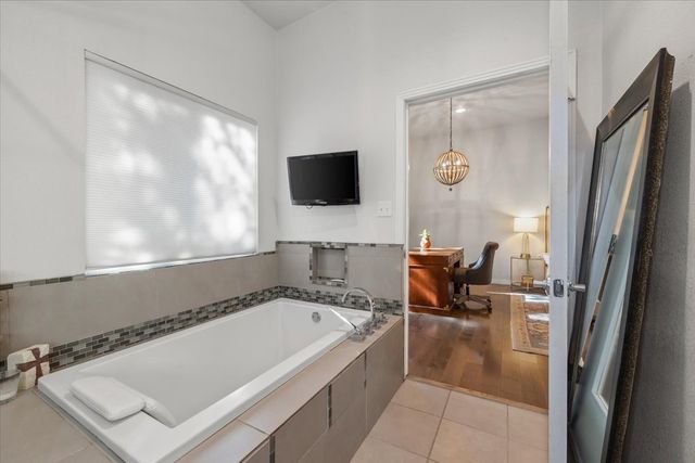 6121 Sharon Road, Fort Worth, TX 76116