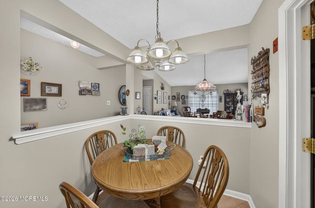 33 Carnaby Close, Freehold, NJ 07728