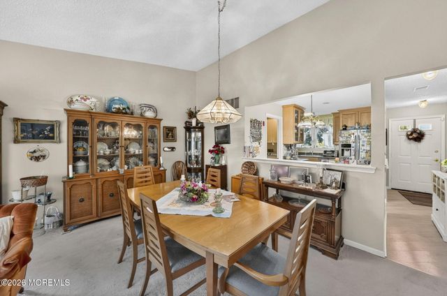 33 Carnaby Close, Freehold, NJ 07728