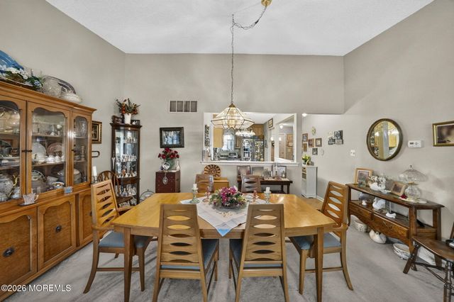 33 Carnaby Close, Freehold, NJ 07728