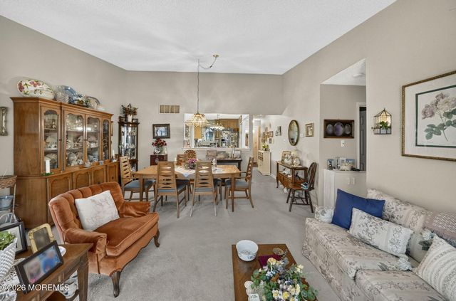 33 Carnaby Close, Freehold, NJ 07728