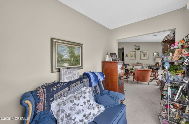 33 Carnaby Close, Freehold, NJ 07728
